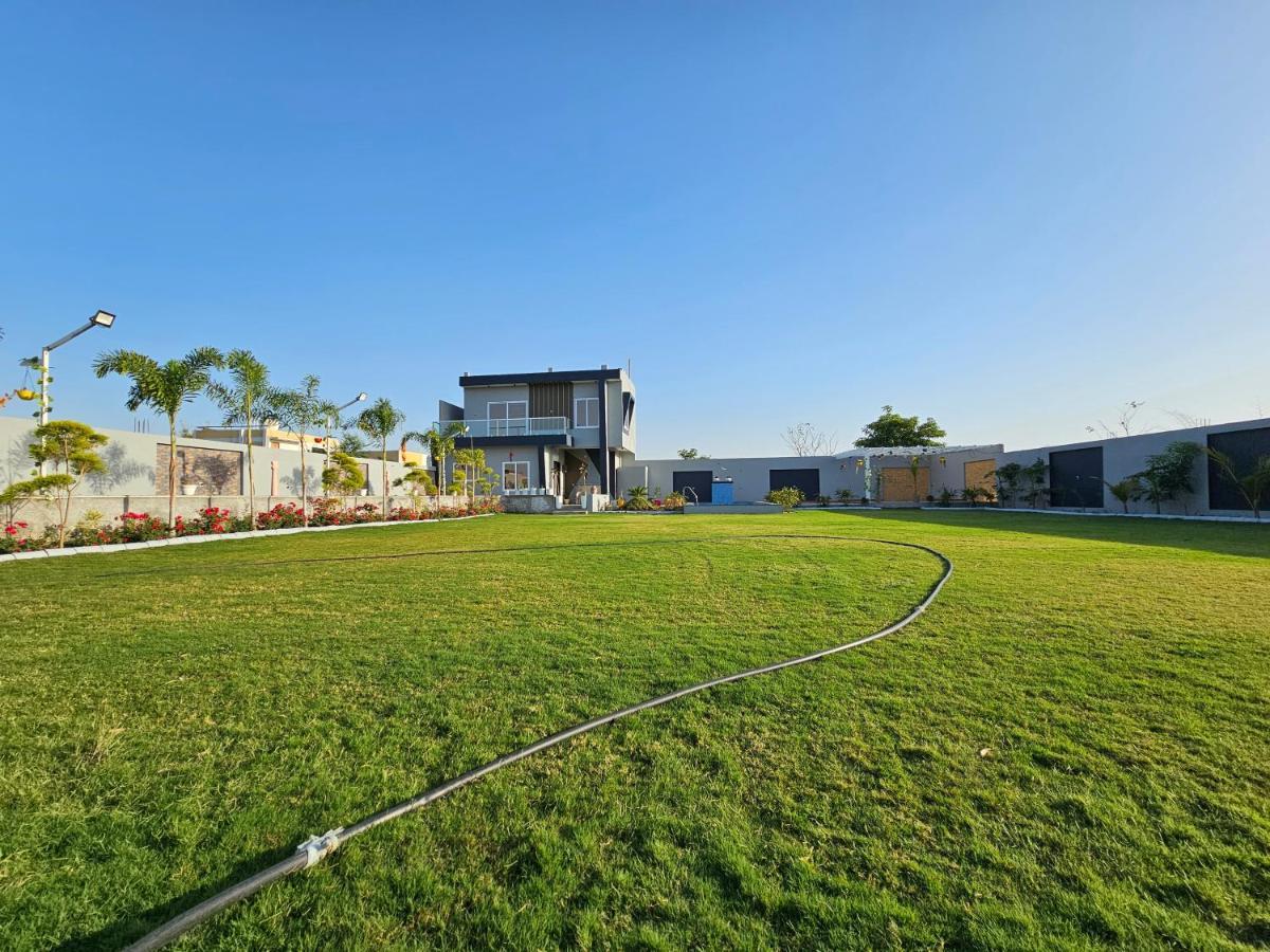 Villa Shree Ambe Farmhouse Ujjain Exterior foto